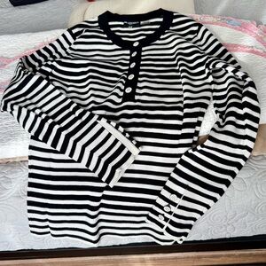 Karl Lagerfeld Women’s Black & White Sweater